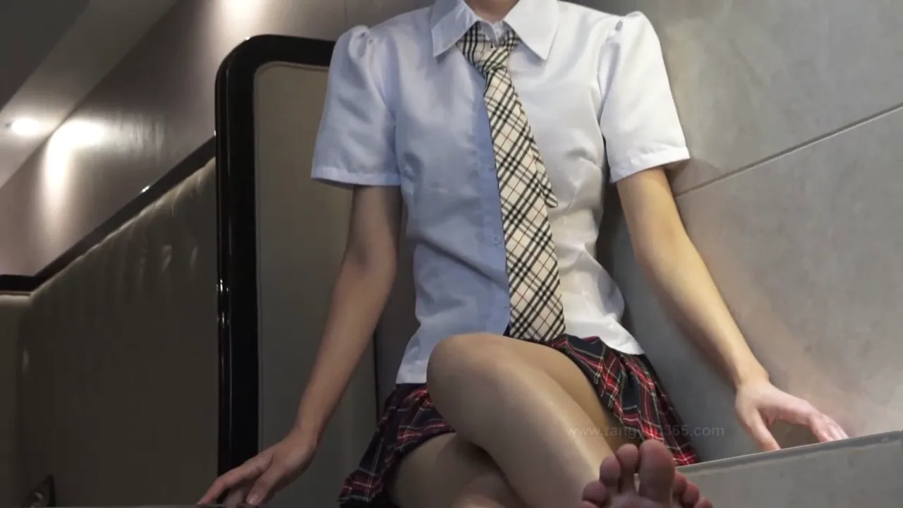 [唐韵视频] VX0023 静儿短棉袜美脚